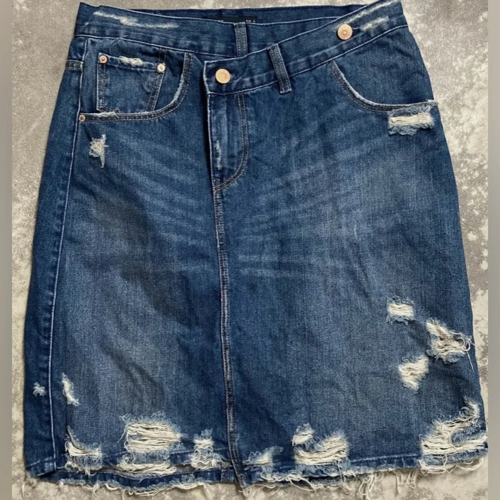 Zara Distressed Dark Washed Asymmetrical Jean Skirt Size L